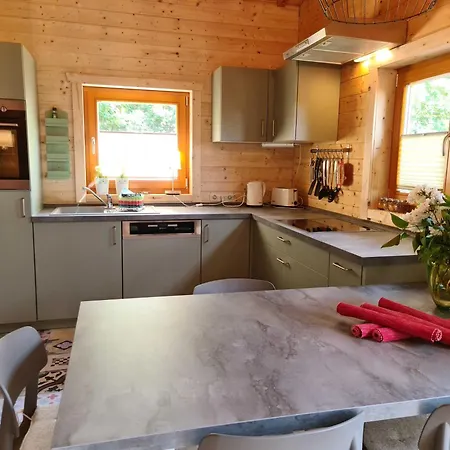 Ostsee-land-ferienhaus * Brusow